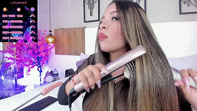 nahomiidasilva  online show from 14, 12, 2024