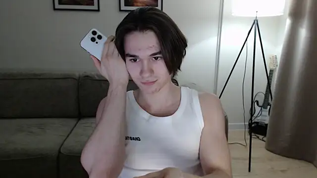 Snapshot of MarkusDean chatting on 10, 2, 2025 MarkusDean online show from 10, 2, 2025