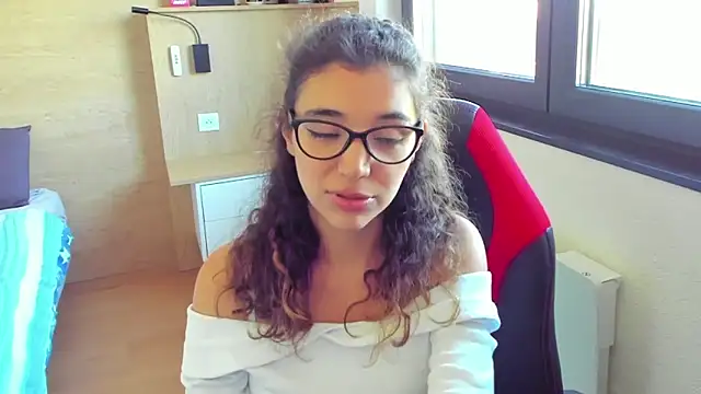 uniquerossie online show from 8, 10, 2025