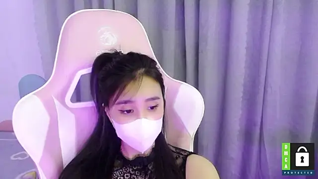 Snapshot of San___San chatting on 28, 2, 2025 San San online show from 28, 2, 2025