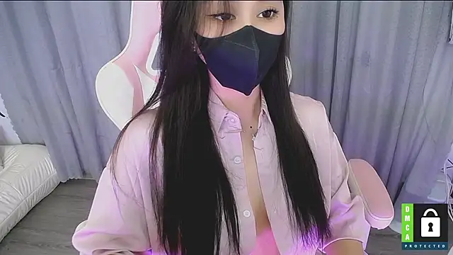 Snapshot of San___San chatting on 11, 11, 2025 San San online show from 11, 11, 2025