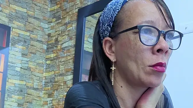 daniela xue online show from 23, 9, 2025