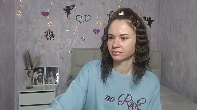 KaraCriegs online show from 5, 3, 2025