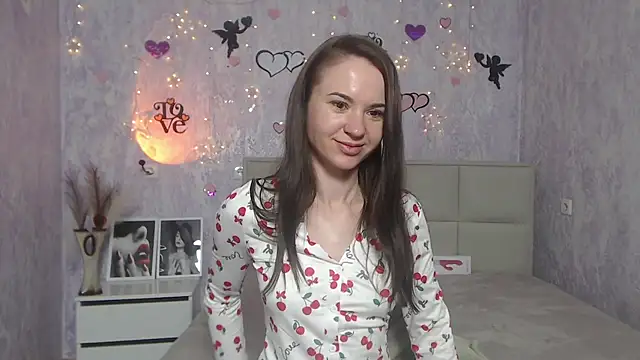 KaraCriegs online show from 7, 3, 2025