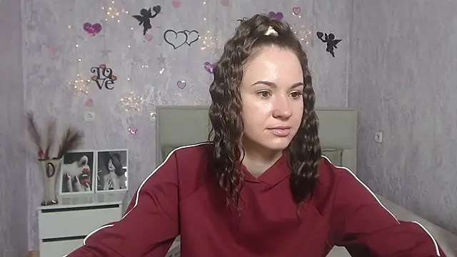 KaraCriegs online show from 12, 3, 2025