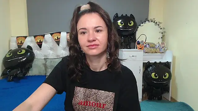 KaraCriegs online show from 15, 10, 2025