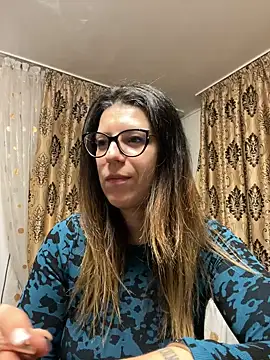 NadiraNoor online show from 1, 2, 2026