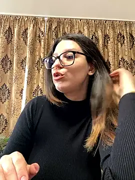 NadiraNoor online show from 7, 4, 2026