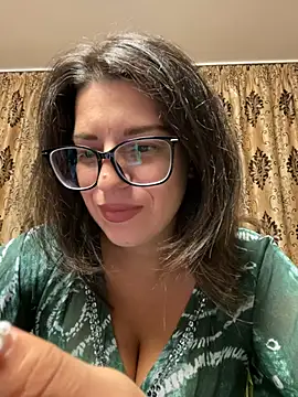 NadiraNoor online show from 24, 7, 2026