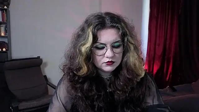 Laura Karamazov online show from 27, 9, 2025