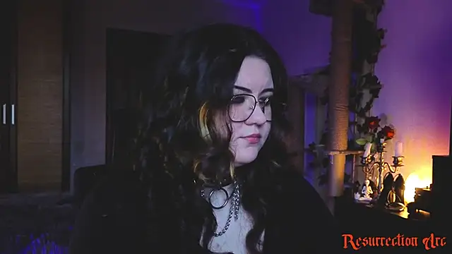 Laura Karamazov online show from 3, 6, 2026