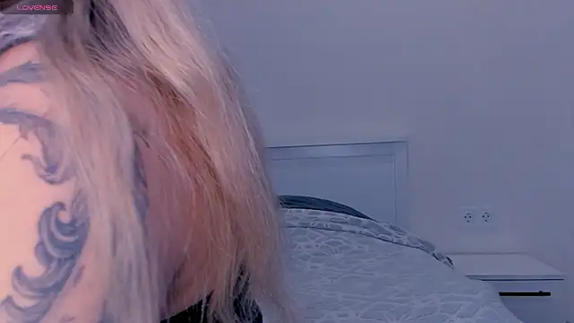 Snapshot of MeowRinnie chatting on 13, 9, 2025 MeowRinnie online show from 13, 9, 2025