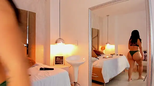 Martinaa Jones  online show from 16, 3, 2025