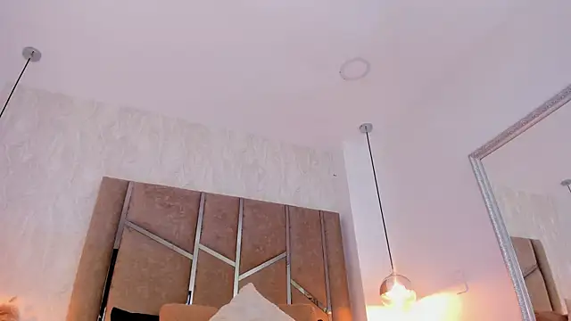 Martinaa Jones  online show from 23, 3, 2026