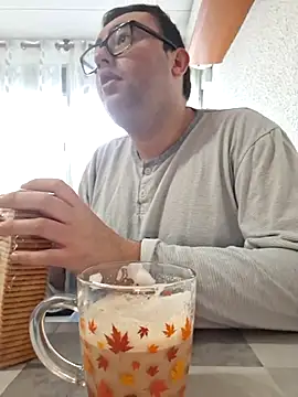 Javier bear online show from 29, 11, 2025