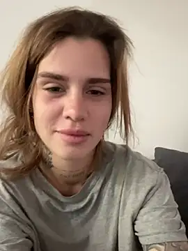 EmiliaCatalina online show from 8, 3, 2026