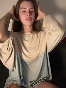 EmiliaCatalina online show from 23, 3, 2026