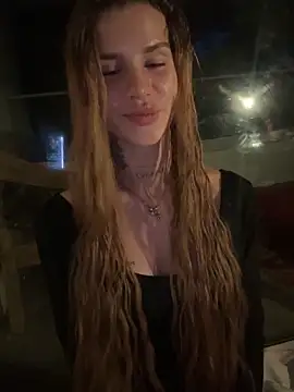 EmiliaCatalina online show from 8, 6, 2026