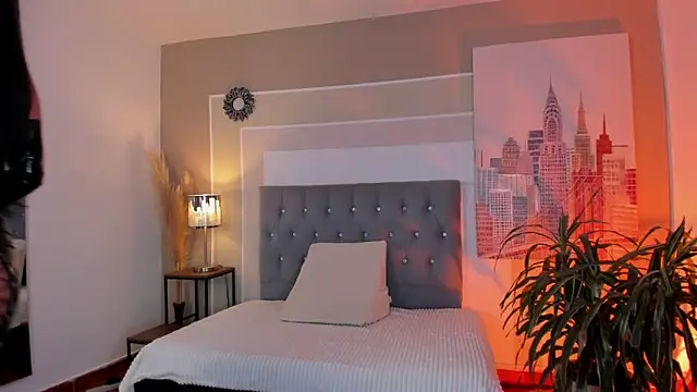 missmegann online show from 15, 12, 2024