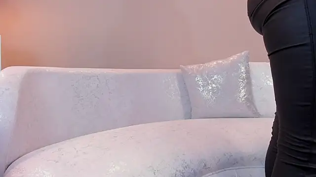 missmegann online show from 27, 2, 2025