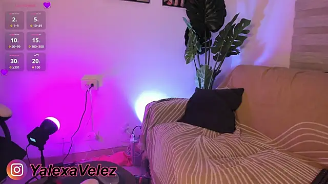 YalexaVelez online show from 30, 11, 2025