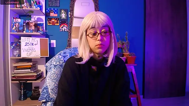 Snapshot of ela_0 chatting on 8, 11, 2025 ela 0 online show from 8, 11, 2025