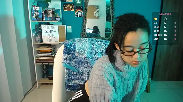 Snapshot of ela_0 chatting on 10, 11, 2025 ela 0 online show from 10, 11, 2025