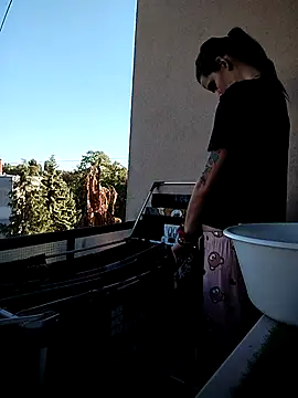 LauraBaby online show from 19, 9, 2025