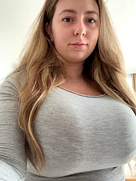 curvyflawless online show from 14, 9, 2025