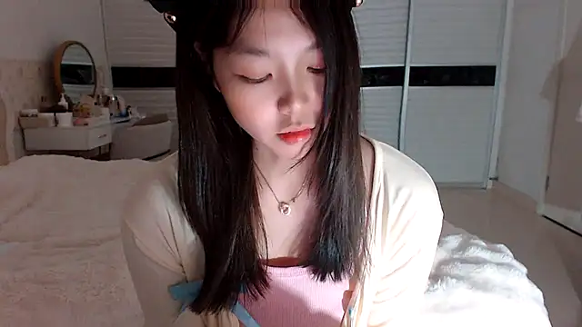 -Lucky Girl online show from 7, 3, 2025