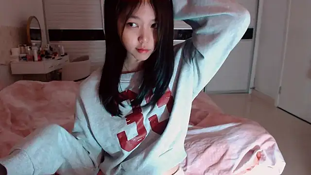 -Lucky Girl online show from 5, 12, 2025