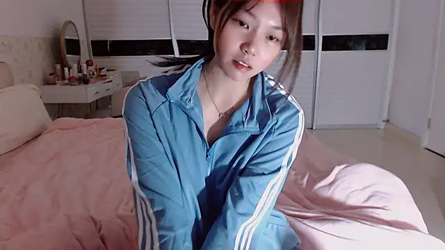 Snapshot of -Lucky_Girl chatting on 4, 5, 2026 -Lucky Girl online show from 4, 5, 2026
