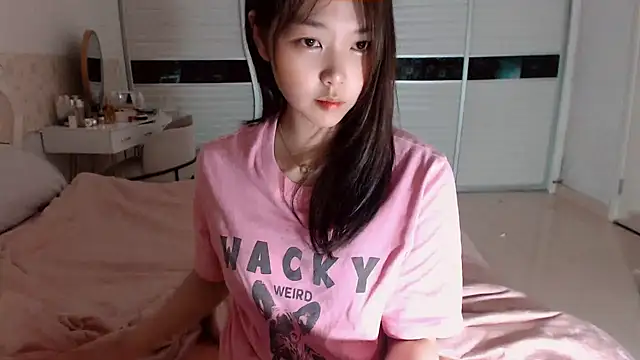 Snapshot of -Lucky_Girl chatting on 8, 6, 2026 -Lucky Girl online show from 8, 6, 2026