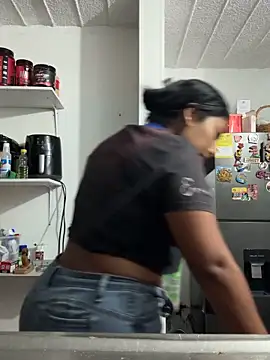 emmyjhonson07 online show from 28, 4, 2026