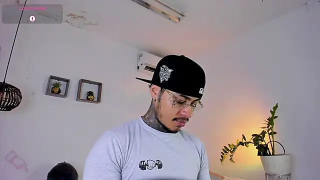 JordanSmiith  online show from 23, 2, 2025