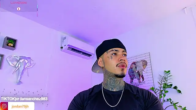 JordanSmiith  online show from 23, 4, 2026