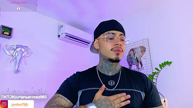 JordanSmiith  online show from 24, 4, 2026