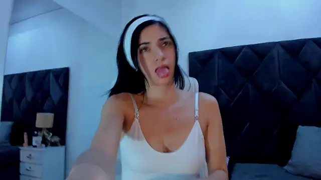 Linisprincehot69 online show from 1, 12, 2024