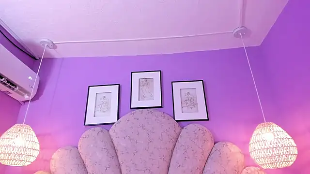 Snapshot of chloe_watson_ chatting on 8, 2, 2025 chloe watson online show from 8, 2, 2025