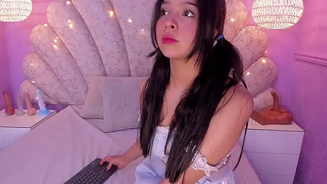 Snapshot of chloe_watson_ chatting on 27, 2, 2025 chloe watson online show from 27, 2, 2025