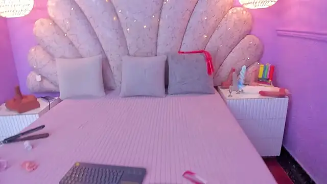 Snapshot of chloe_watson_ chatting on 13, 3, 2025 chloe watson online show from 13, 3, 2025