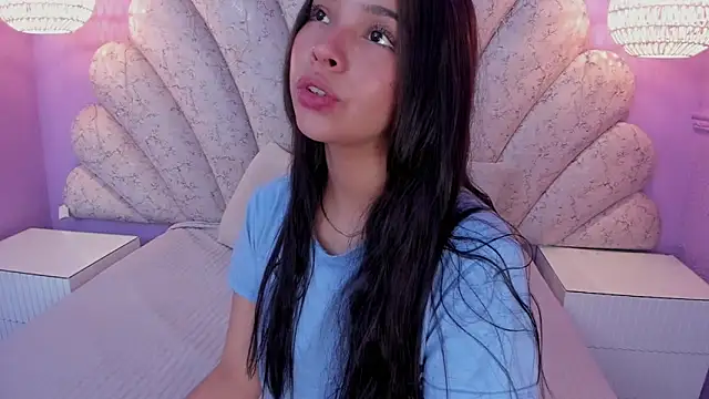 Snapshot of chloe_watson_ chatting on 20, 3, 2025 chloe watson online show from 20, 3, 2025