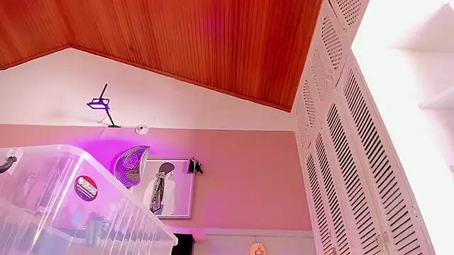 Snapshot of chloe_watson_ chatting on 16, 9, 2025 chloe watson online show from 16, 9, 2025