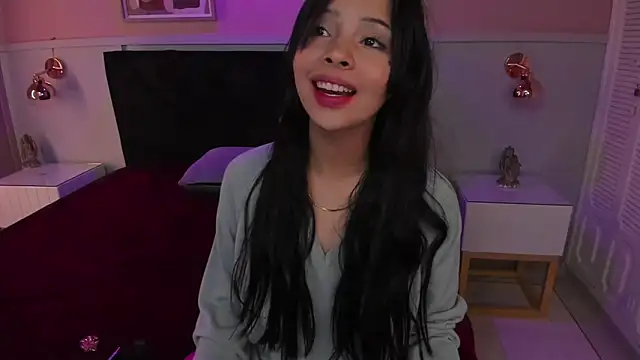 Snapshot of chloe_watson_ chatting on 8, 11, 2025 chloe watson online show from 8, 11, 2025