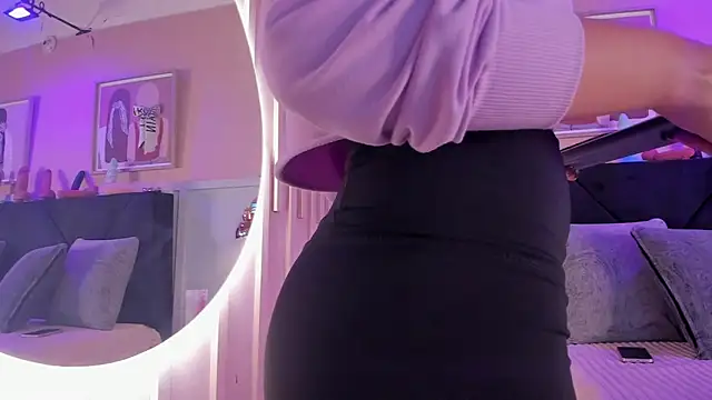 Snapshot of chloe_watson_ chatting on 6, 2, 2026 chloe watson online show from 6, 2, 2026