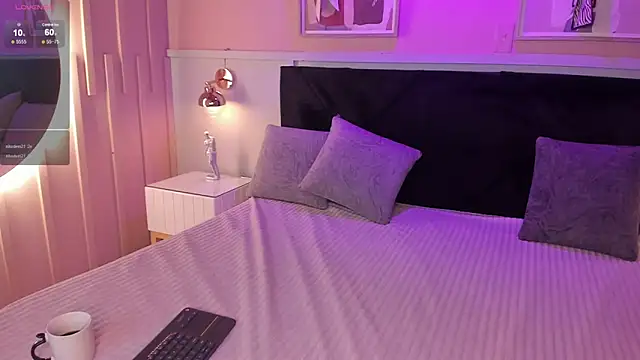 chloe watson  online show from 28, 4, 2026