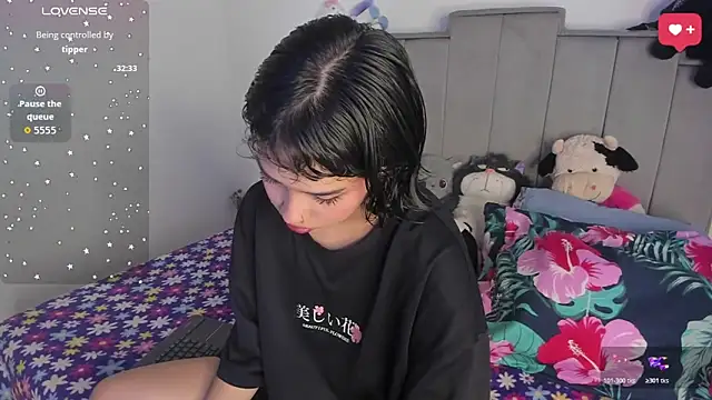 chloe watson  online show from 23, 6, 2026