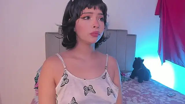 chloe watson  online show from 23, 7, 2026