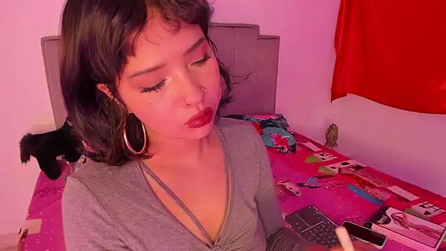 chloe watson  online show from 31, 7, 2026