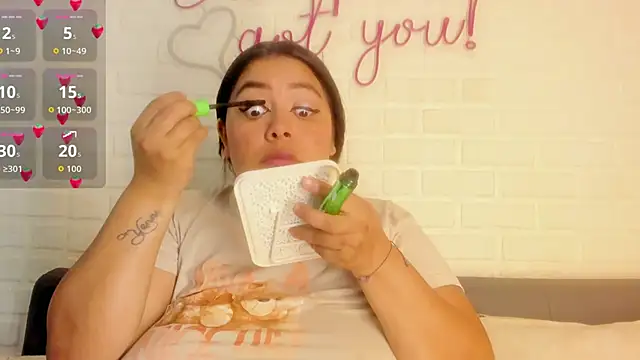 Snapshot of tatijara chatting on 14, 10, 2025 tatijara online show from 14, 10, 2025